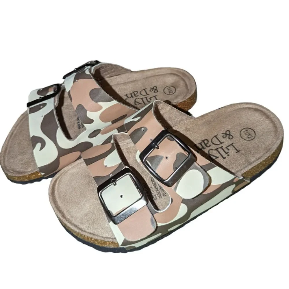 ‎Lily and Dan camo sandals